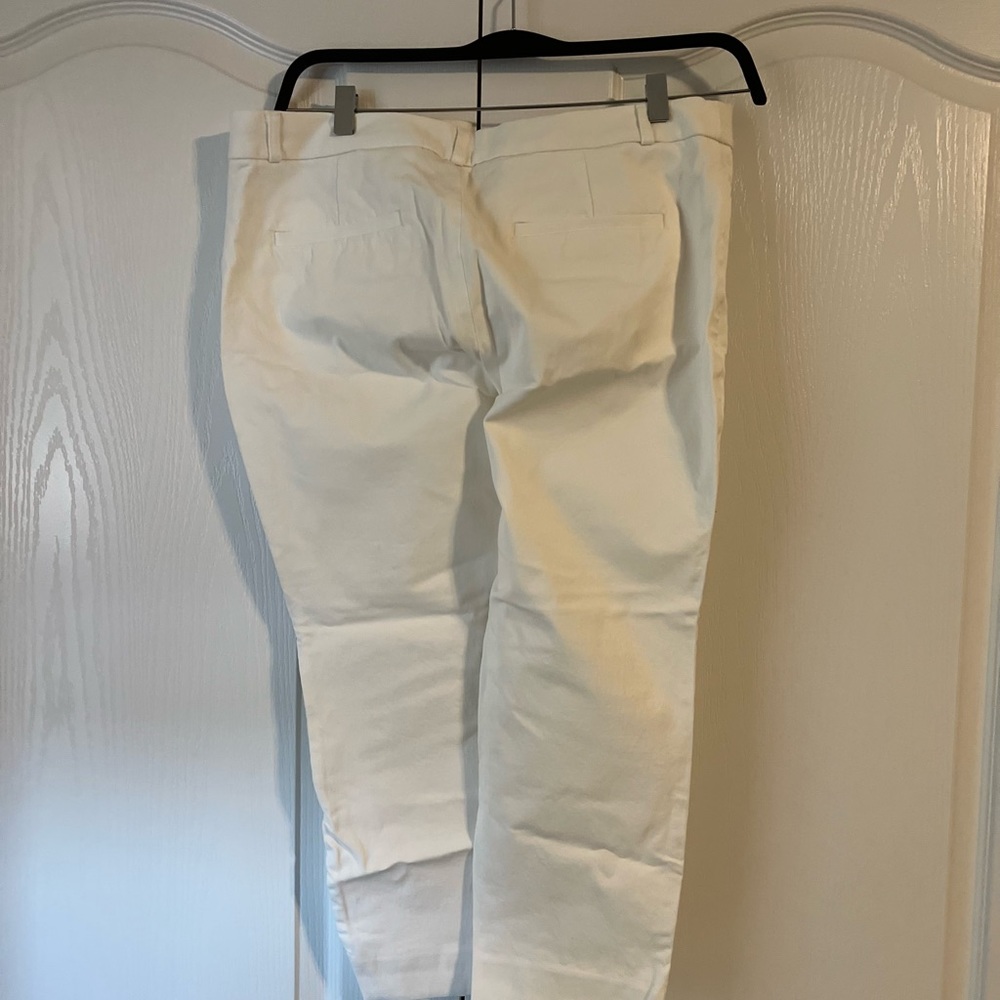 White capri - Picture 3 of 3